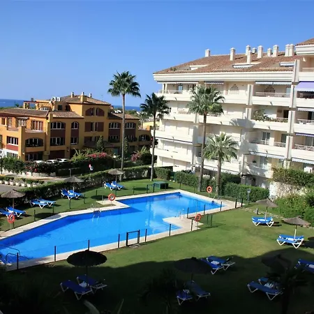Costa Nagueeles Апартаменти *